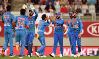 क्रिकेटमा भारतीय टोलीले इतिहास रच्यो, क्रिकेटको तीनवटै फर्म्याटमा बन्यो नम्बर १ टोली