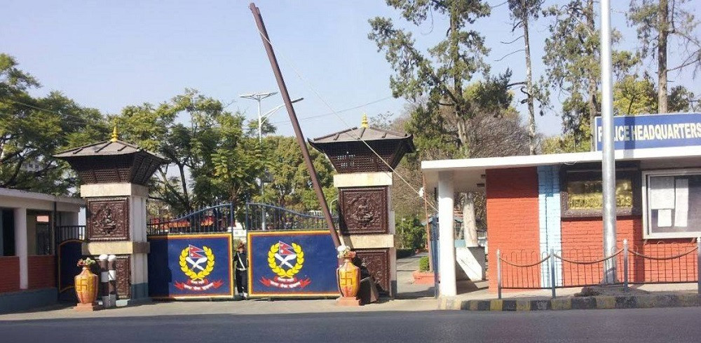 निर्वाचन प्रहरीको हतियार बेतको लौरो