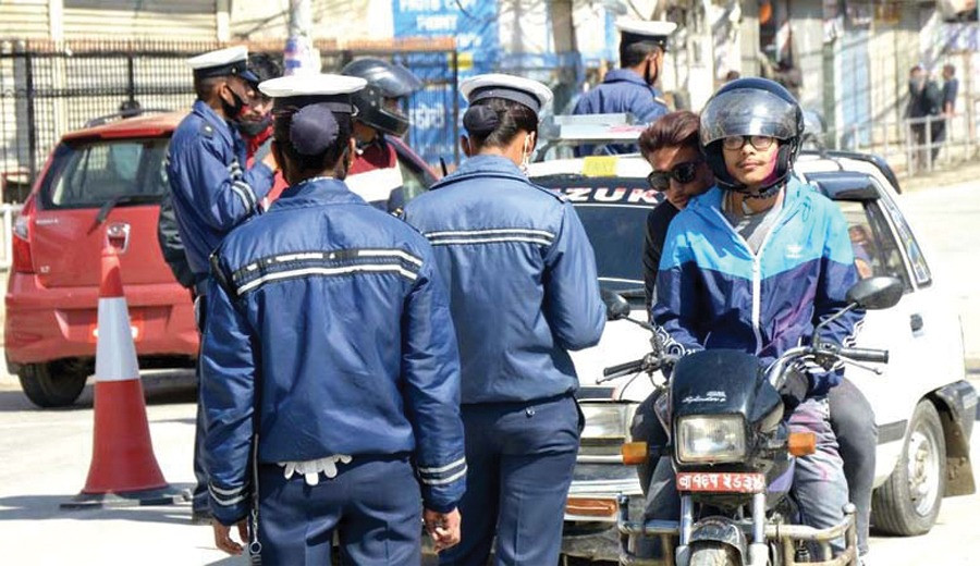 ट्राफिक कारबाहीमा पाँच लाख एकचालिस हजार राजस्व सङ्कलन