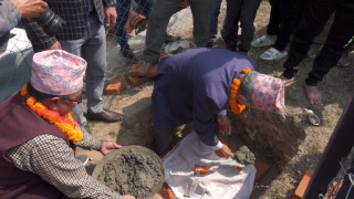 ललितपुर महानगरले लिफ्टसहितको आकाशे पुल बनाउँदै, चिरीबाबुले गरे शिलान्यास