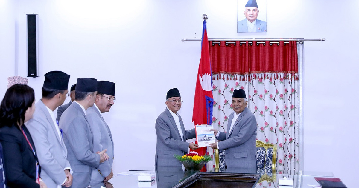 राष्ट्रपतिसमक्ष उपनिर्वाचनको प्रतिवेदन पेश