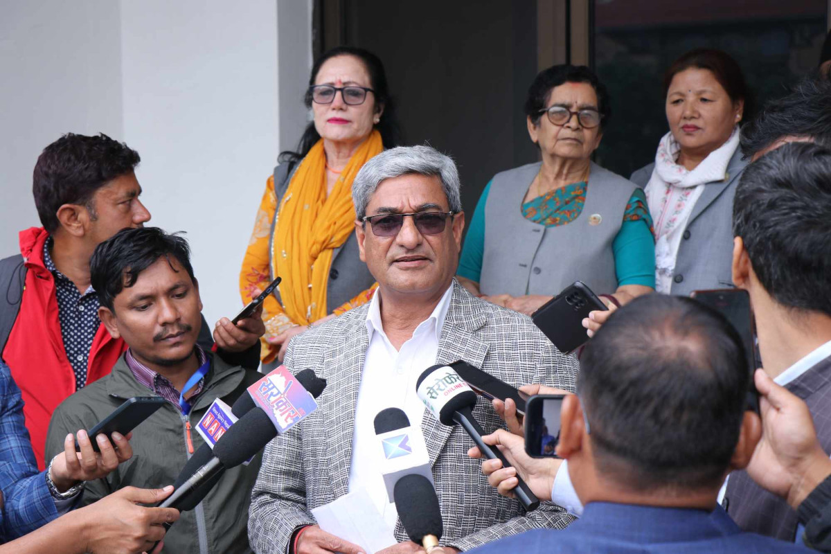 सहकारी ठगी प्रकरणमा संसदीय छानबिन समिति गठन नगरे बजेट प्रस्तुतमा पनि अबरोध हुन्छ :  रमेश लेखक 