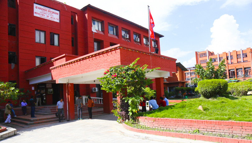 स्वास्थ्य मन्त्रालयले ५१ कर्मचारीलाई वर्षभरी काजमा राखेर खुवायो साढे तीन करोड तलबभत्ता