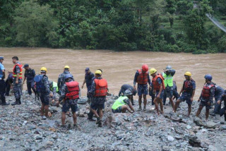 सिमलताल दुर्घटनाः घटनास्थलदेखि गण्डक व्यारेजसम्म ३०१  सशस्त्र प्रहरी परिचालन