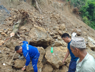 पहिरोमा पुरिएर एकको मृत्यु, एक जना बेपत्ता