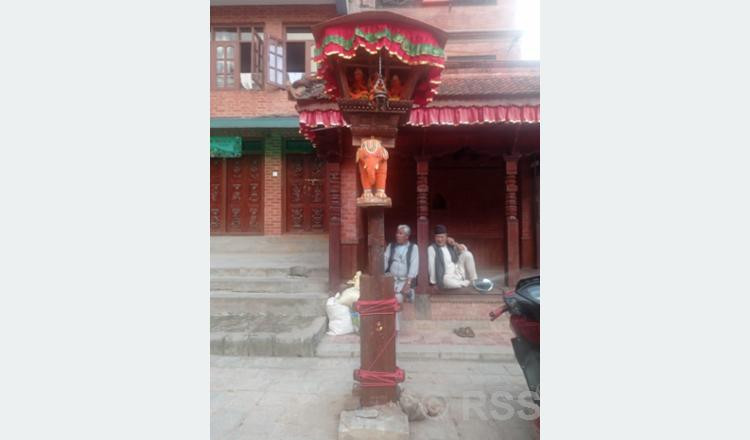 भक्तपुरका टोलटोलमा उठाइयो यम्बद्यः आठ दिनसम्म यसरी मनाइन्छ इन्द्रजात्रा