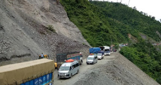 वर्षासँगै बाढी पहिरोको जोखिम बढेपछि राति यात्रा नगर्न सडक विभागको अनुरोध