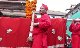 हनुमानढोकाको दसैँघरमा भित्र्याइयो फूलपाती