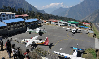 मौसम अनुकूल भएपछि एकैदिन ६९० पर्यटक लुक्ला पुगे