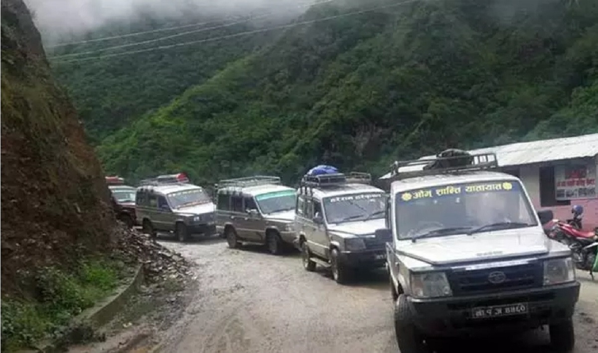 'फिल्डमा खटिनै गाह्रो भए तत्काल केही गर्न सक्दैनौँ, मुख्य राजमार्ग प्रयोग गर्नू'