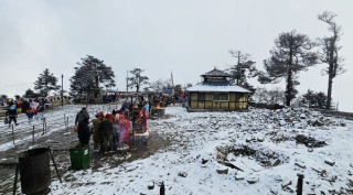 पाथीभरामा यस वर्षको तेस्रो हिमपात