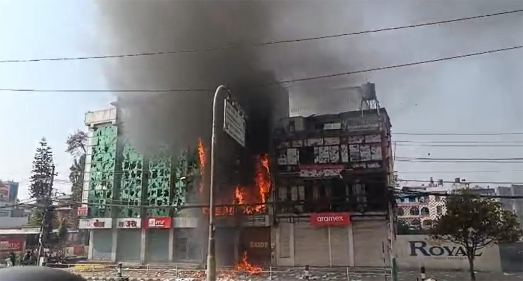 तीनकुने घटनामा ज्यान गुमाएका रजकको परिवारलाई एक लाख सहयोग