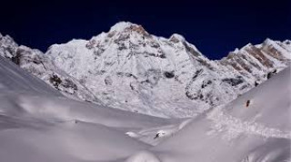 अन्नपूर्ण आरोहण सुरु, एकै दिन ३२ आरोही चुचुरोमा