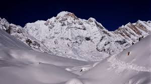 अन्नपूर्ण आरोहण सुरु, एकै दिन ३२ आरोही चुचुरोमा