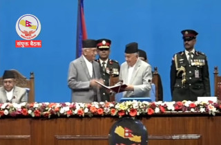 नीति तथा कार्यक्रम वाचन गर्न संसद् भवन पुगे राष्ट्रपति