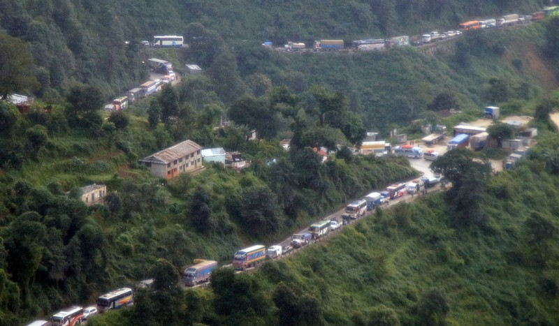 नागढुंगा–नौबिसे सडक थप पाँच दिन दिउँसो बन्द रहने