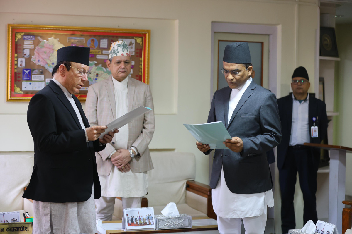 गभर्नर पौडेलविरुद्ध सर्वोच्चमा रिट दर्ता