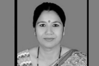 पूर्वमन्त्री लालबाबु पण्डितलाई पत्नीशोक