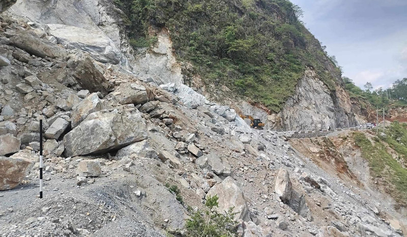 पहिराबाट होक्मा गाउँका छ घर उच्च जोखिममा