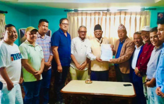 धराने सर्वपक्षिय टोलीलाई प्रचण्डले भने: वीपी प्रतिष्ठान विश्वविद्यालय बनाउन उपयुक्त छ