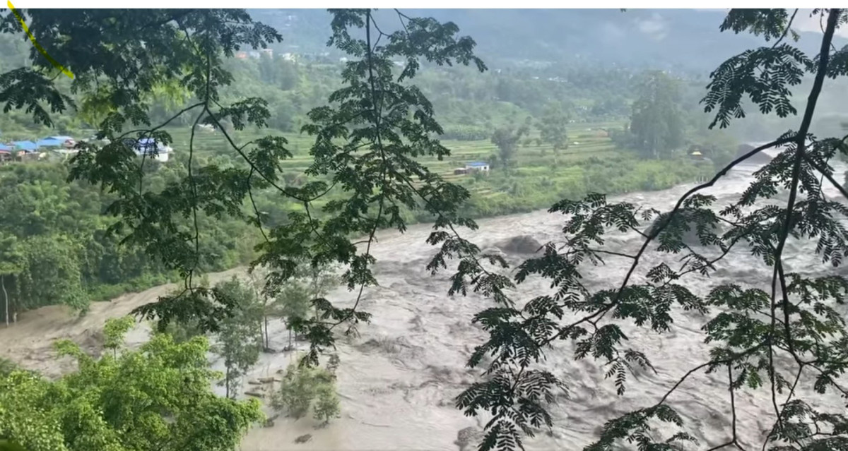 बाजुरा बाढी अपडेटः एघार घर बगायो, सात घरमा क्षति