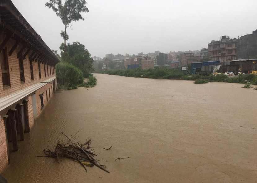 हनुमन्ते खोलामा बाढी, सतर्कता अपनाउन आग्रह