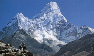 अमादब्लम हिमाल आरोहण क्रममा दुई विदेशी आरोहीको मृत्यु