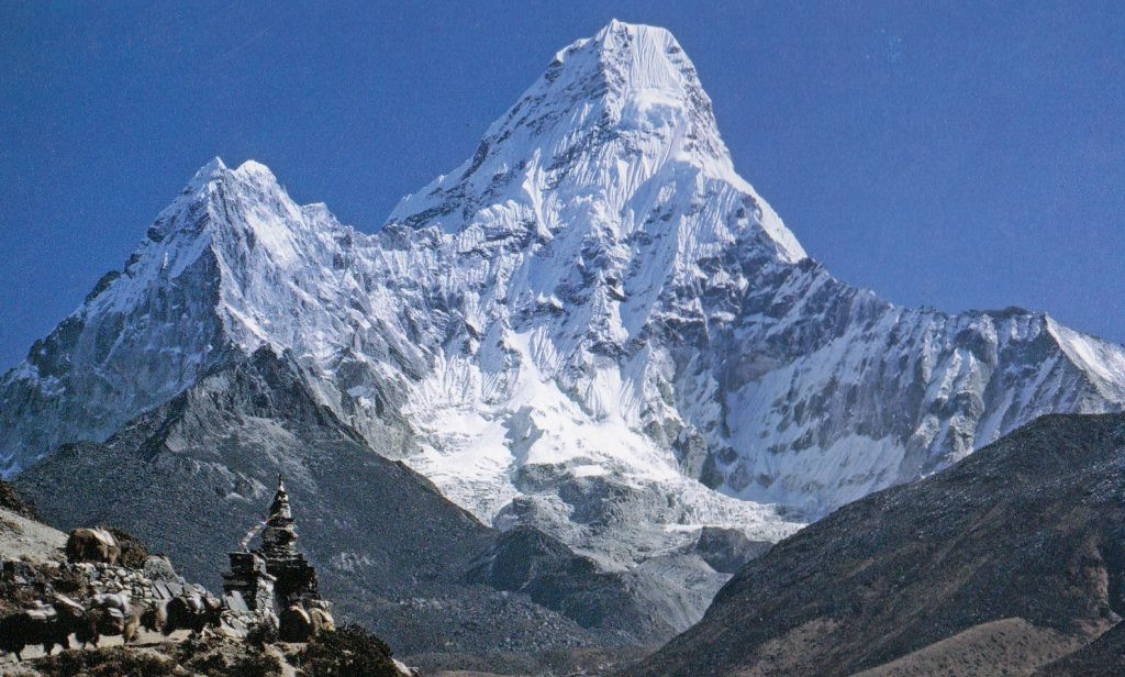 अमादब्लम हिमाल आरोहण क्रममा दुई विदेशी आरोहीको मृत्यु